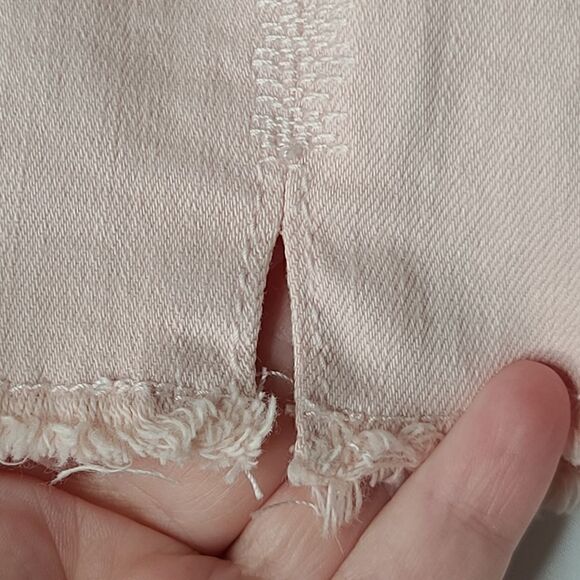 18 Womens High Rise Vintage Pink Denim Midi Short 5 inch Inseam Torrid Button Fl - Picture 4 of 10